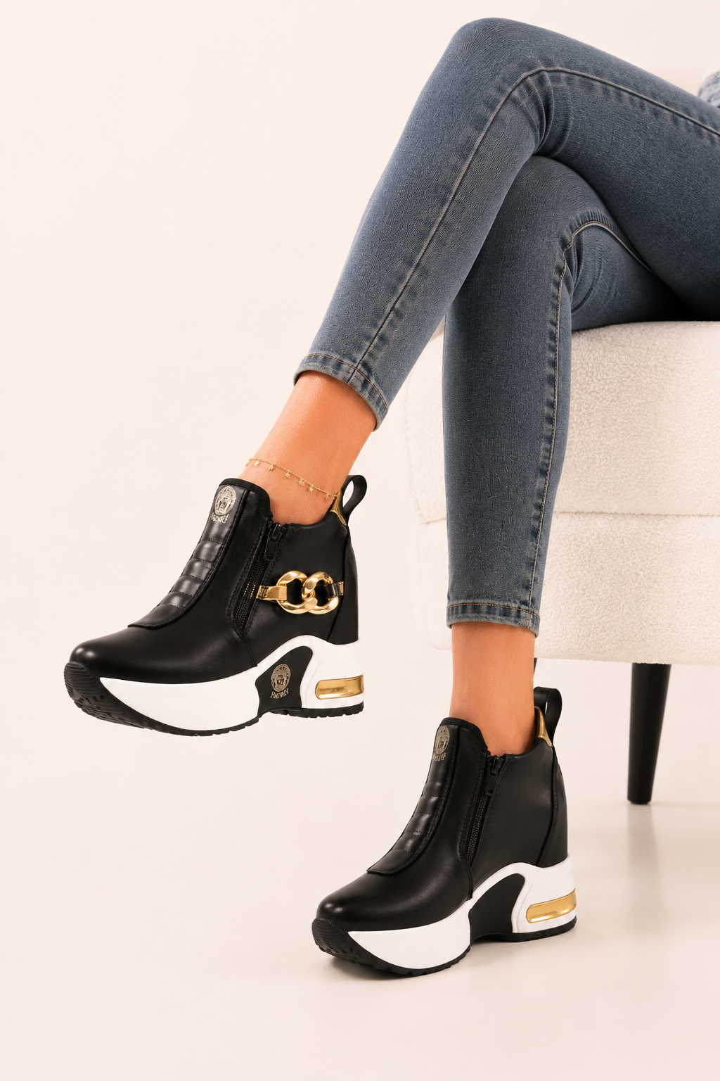 كعب مخفي versace