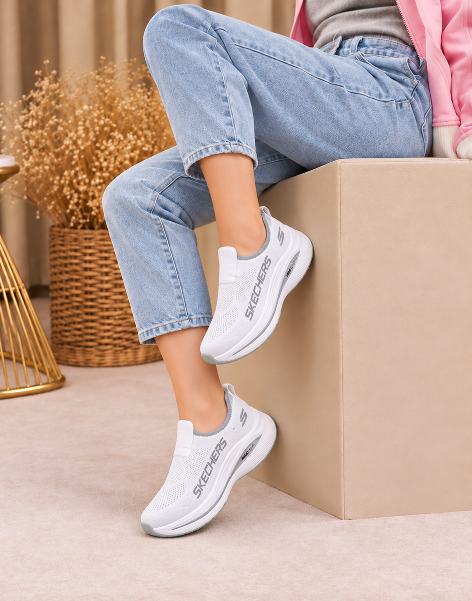 Skechers Max Cushioning