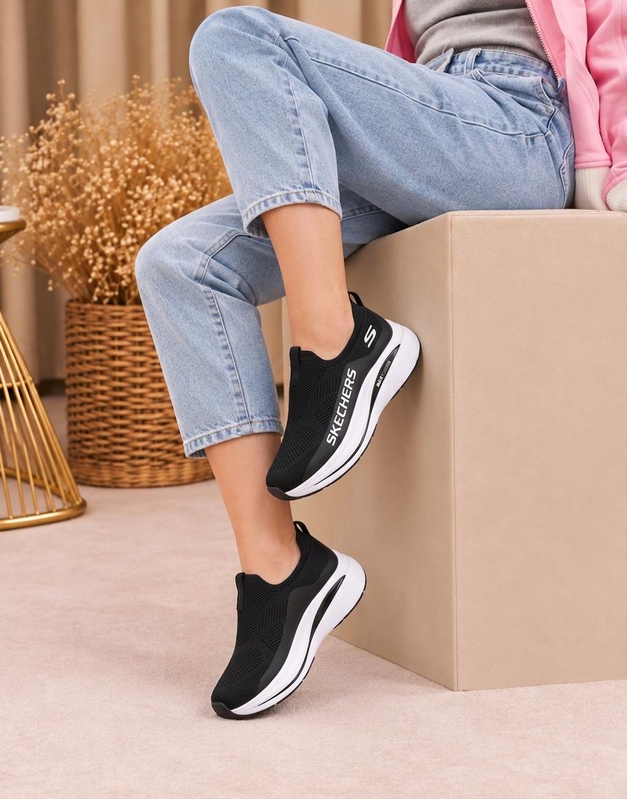 Skechers Max Cushioning