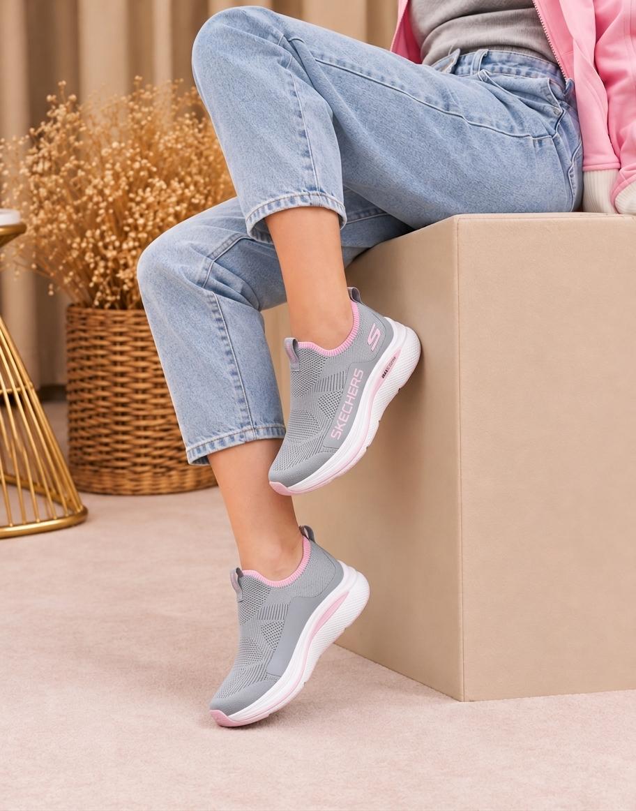 Skechers Max Cushioning