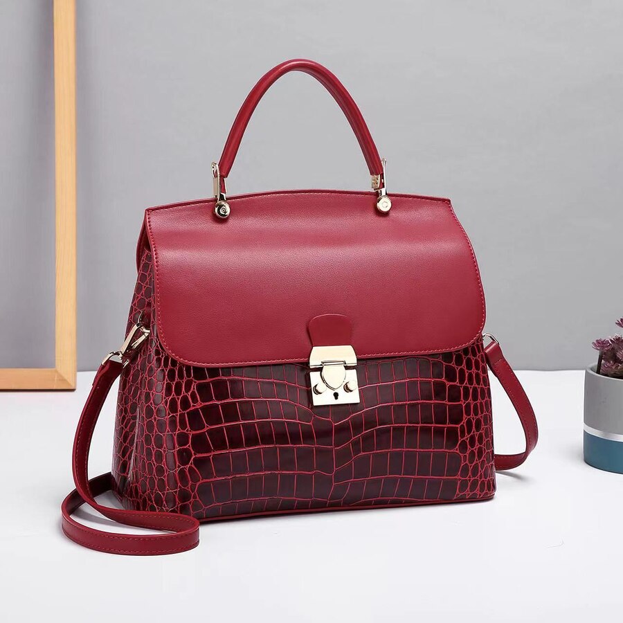 حقيبة وسط